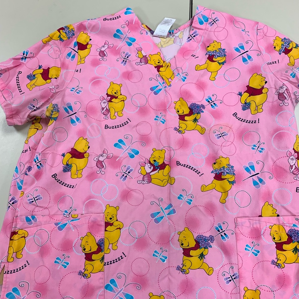 Disney Winnie the Pooh Scrub Top XL